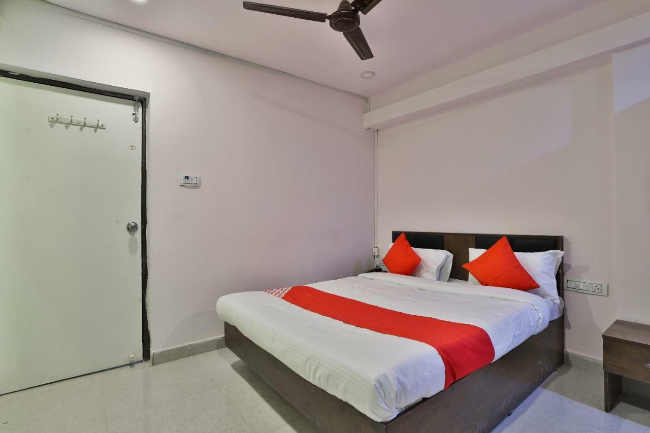 Oyo 37398 Hotel Jalsa Palace Naroda Extérieur photo